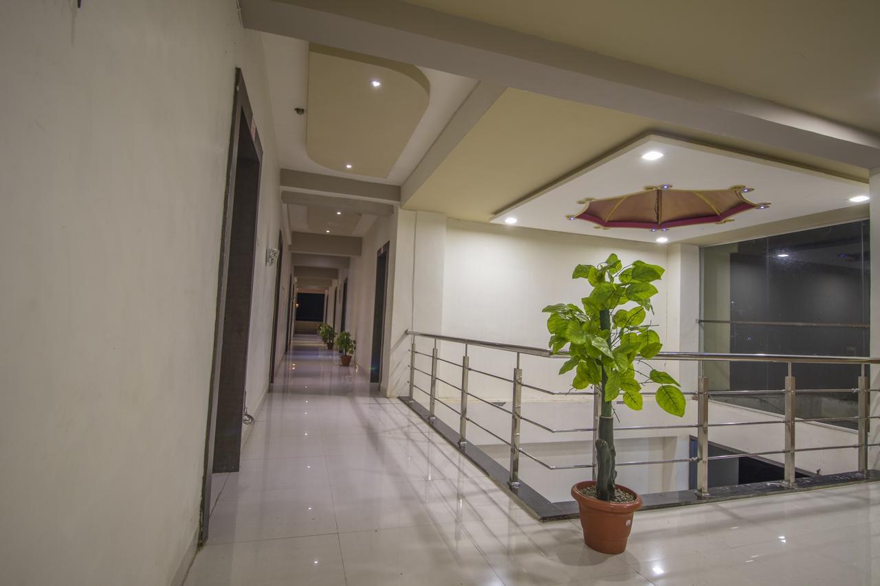 Hotel Yogiraj Palace Shegaon Zewnętrze zdjęcie