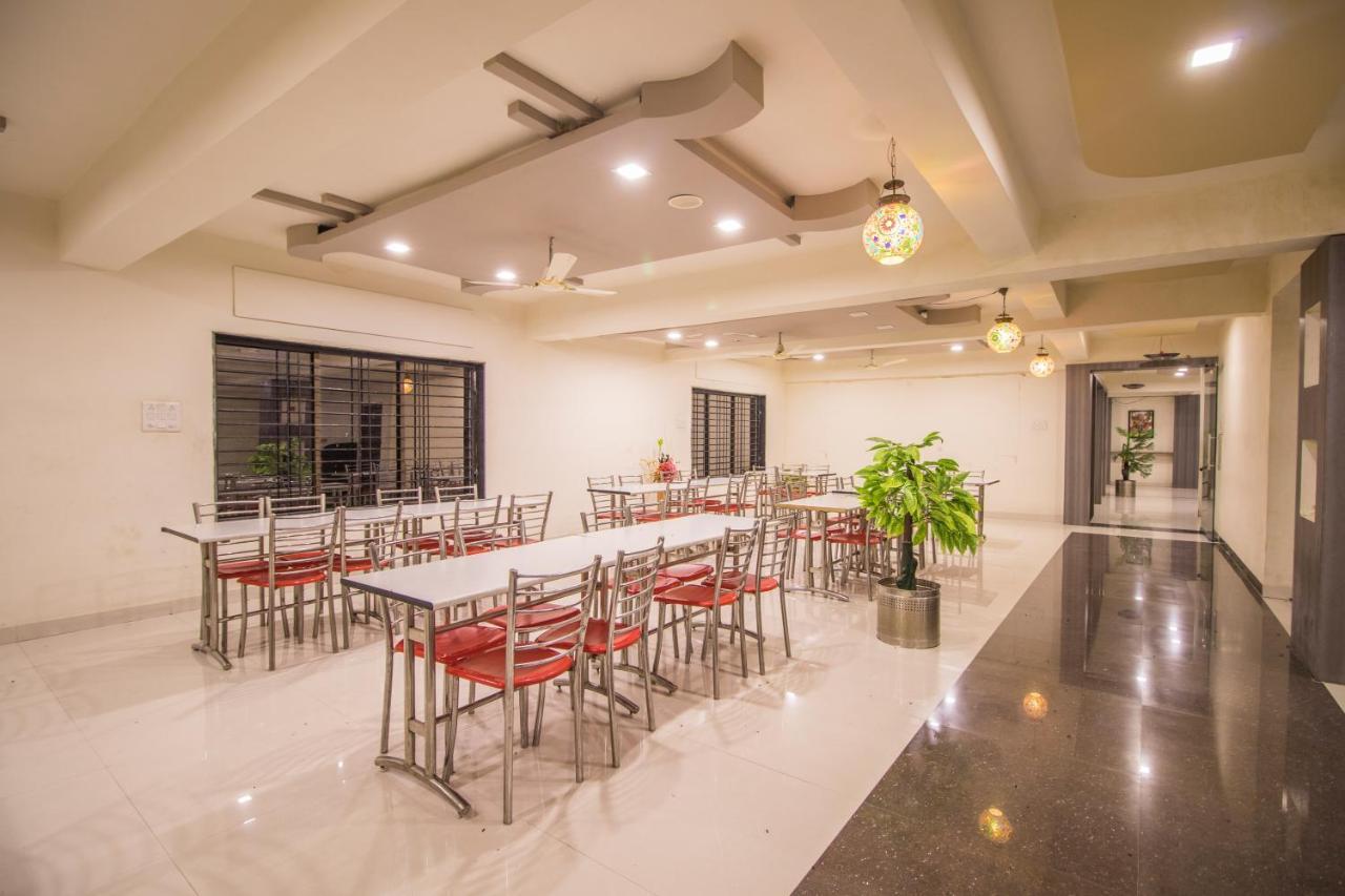Hotel Yogiraj Palace Shegaon Zewnętrze zdjęcie