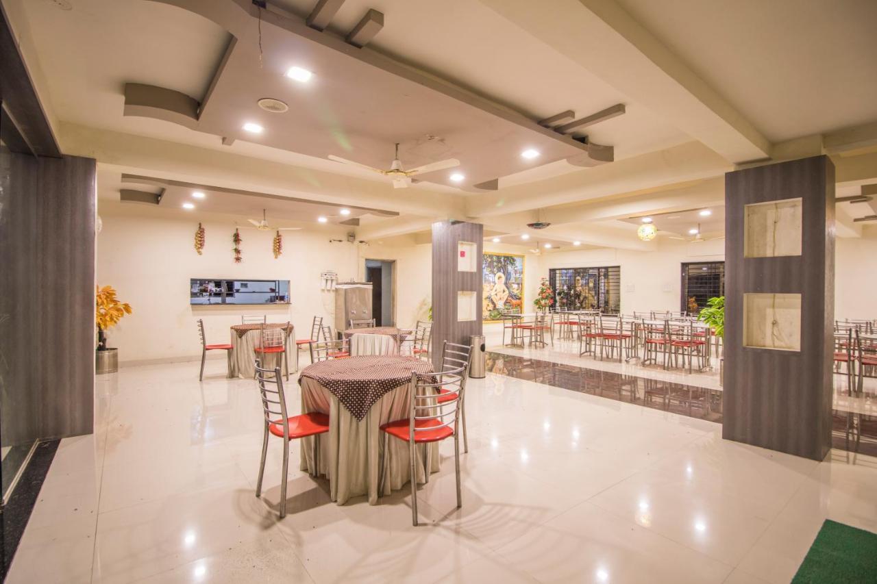Hotel Yogiraj Palace Shegaon Zewnętrze zdjęcie