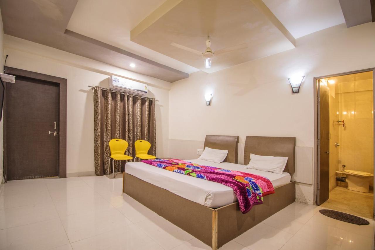 Hotel Yogiraj Palace Shegaon Zewnętrze zdjęcie