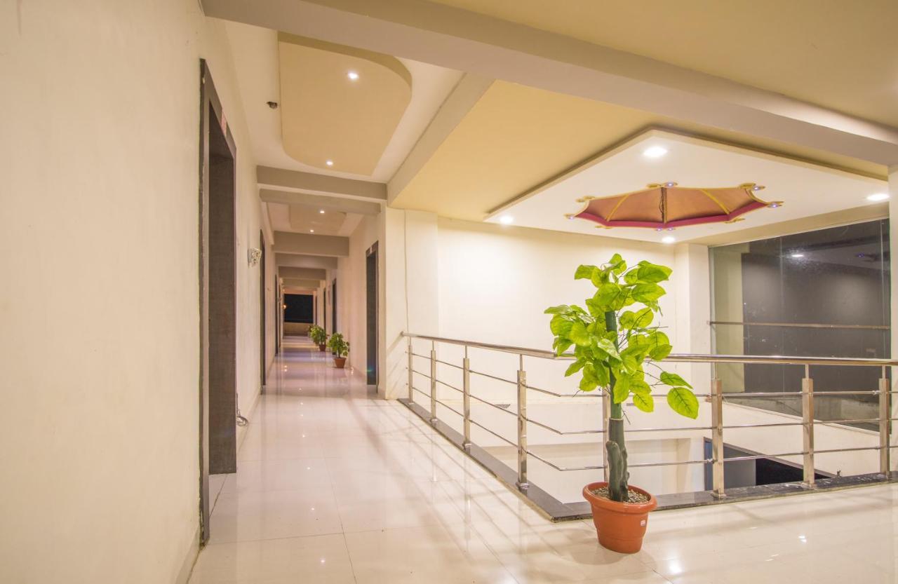 Hotel Yogiraj Palace Shegaon Zewnętrze zdjęcie