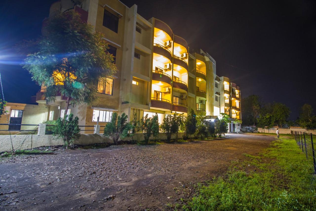 Hotel Yogiraj Palace Shegaon Zewnętrze zdjęcie